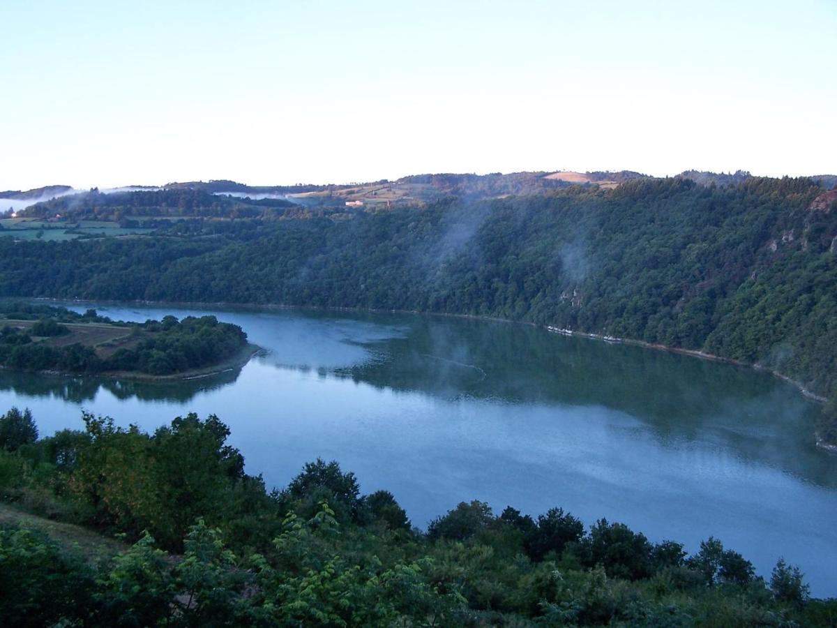 O Fil De L'Eau - Gite En Bord De Lac Saint-Jean-Saint-Maurice-sur-Loire Exterior photo